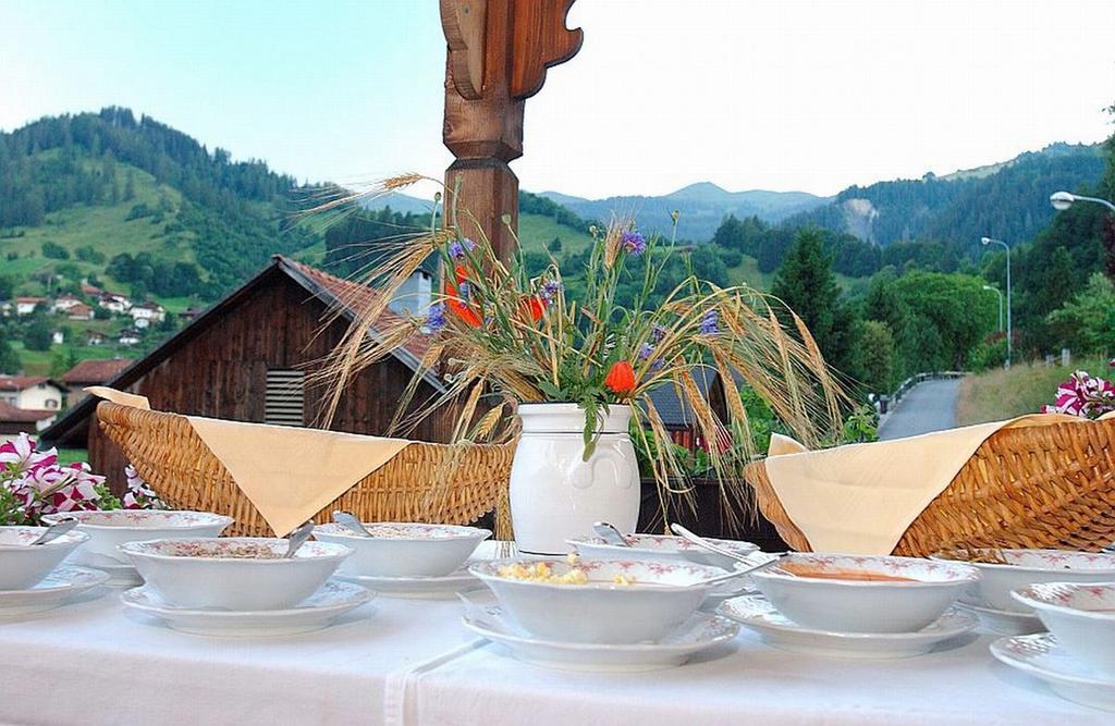 Landgasthof Sommerfeld Pragg-Jenaz Luaran gambar